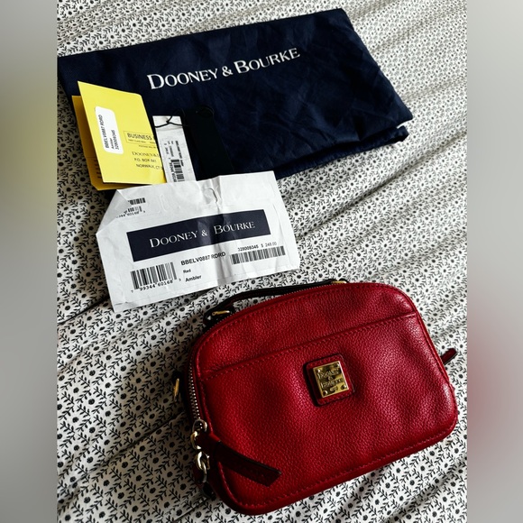 Dooney and Bourke Belvedere Red - Picture 2 of 16